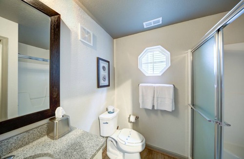 Sea Scape Resort | Daily Activities for the Whole Family! Lakeside, Fishing, Waterpark, Open Loft