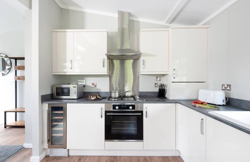 Lifton House | Daisy Lodge, 6 Roadford Lake Lodges