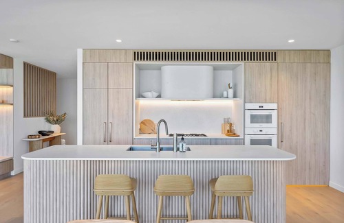 Burleigh Heads Apartment | Dali By Khove Summary