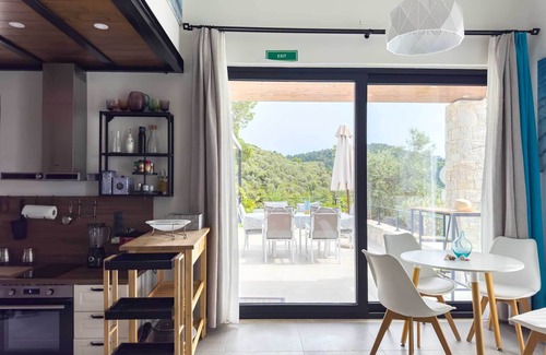 Skiathos Villa | Damari Moondancer Villa in Skiathos, stylish 3-bedroom villa with private pool
