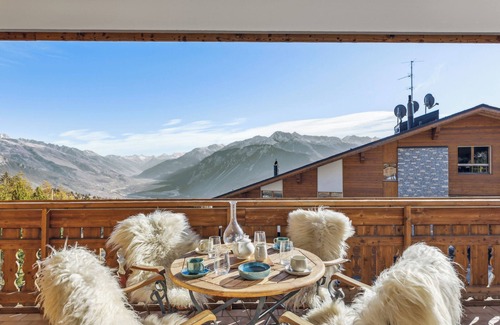 Montana Ski Chalet | Dame des Montagnes by Mrs Miggins
