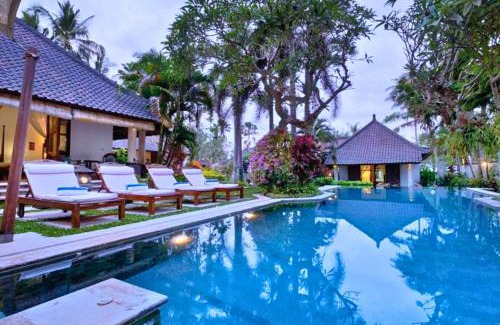 Blahbatuh Villa | Damian 4 BR Pool Villa Garden JU24