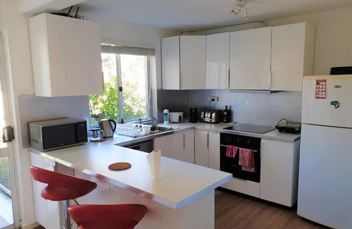 Turner House | Dana-Private Room in a 3-Bedroom Apartment-3