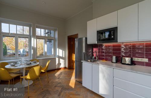 Vidzeme Suburb Apartment | Dandelion Apartments XIXc Cottage