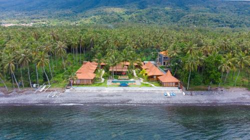 Penuktukan Hotel | Dani Beach Villa - Beachfront Villas in Penuktukan
