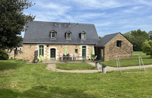 La Jaille-Yvon House | Dans une Superbe Demeure en Pierre LE Logis