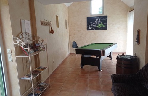 La Jaille-Yvon House | Dans une Superbe Demeure en Pierre LE Logis