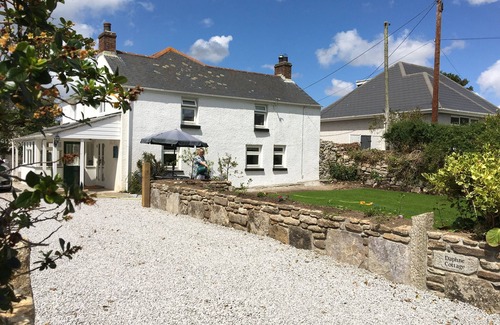 Breage Cottage | Daphne Cottage, Breage, Near coast, Porthleven, Praa Sands, Marizion, Helston