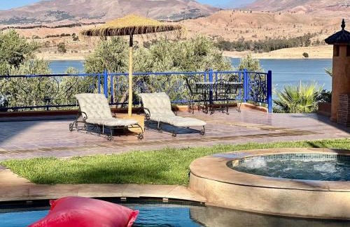 Aguergour House | Dar NFis Suites et chambres de luxe dans un havre de paix vue paradisiaque au bord du lac