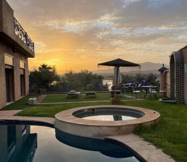 Aguergour House | Dar NFis Suites et chambres de luxe dans un havre de paix vue paradisiaque au bord du lac