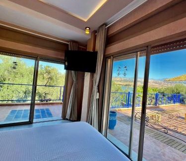 Aguergour House | Dar NFis Suites et chambres de luxe dans un havre de paix vue paradisiaque au bord du lac