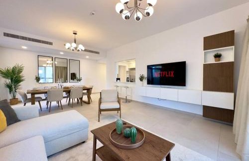 Umm Suqeim 3 Apartment | Dar Vacation - Bright & Stylish 2 BR with Pool View, Near Burj AlArab