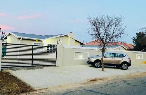 Emfuleni House | Daremp Guest living