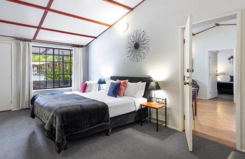 Dartmouth Hotel | Dartmouth Motor Inn
