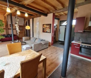 Castell Apartment | Das Castellchen, Historische Scheune und Garten