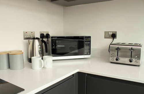 Old Trafford Apartment | Dashing 1BR Penthouse near MCR Stadiums