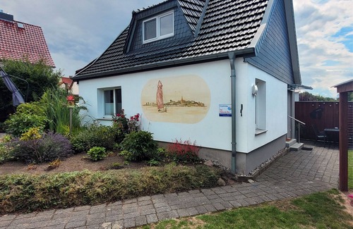 Kirchdorf Apartment | Dat Köhnsche Hus - Small bungalow on the owner's property in Kirchdorf on the is