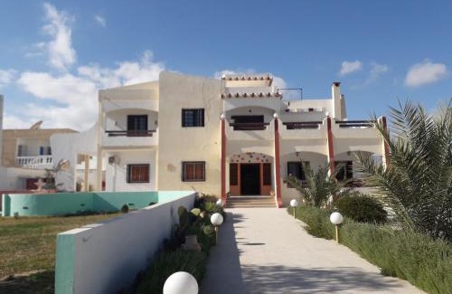 Sakiet Eddaier Apartment | Dauphin (Résidence Chahrazad)