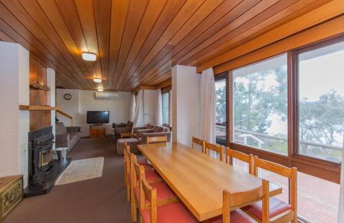 Jindabyne House | Dauphine 3 23 Townsend Street