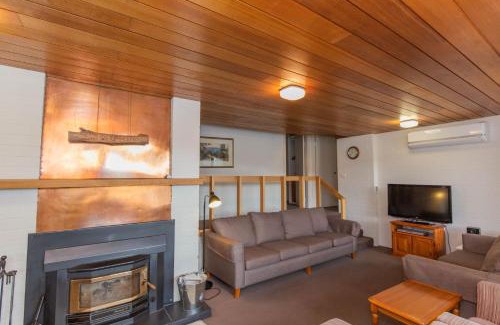 Jindabyne House | Dauphine 3 23 Townsend Street