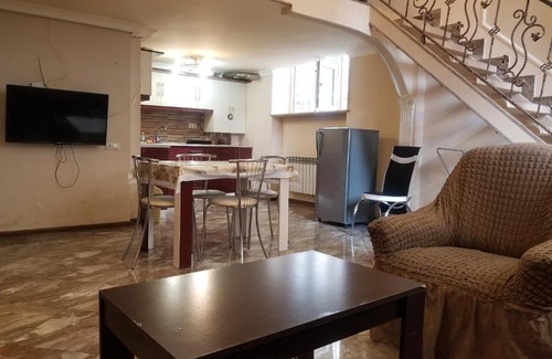 Kentron Apartment | Daval Apartment #1