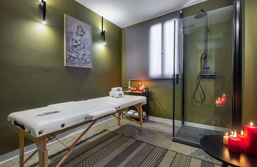 Omonia Hotel | Dave Red Athens, a member of Brown Hotels