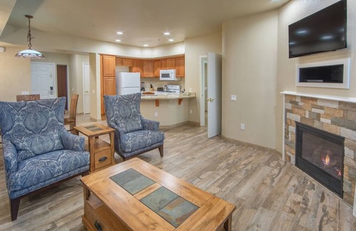 Genoa Condo | David Walley's Resort, 2br suite, Saturday check-in