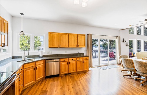 Sunrise Beach House | Davies Hollow Cove | Lakehouse in Sunrise Beach with private dock & game room