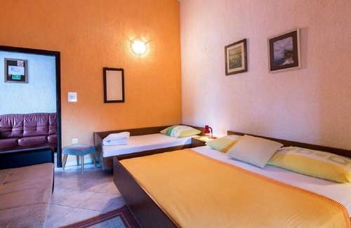 Kampor Apartment | Davorka - With sea View - A2