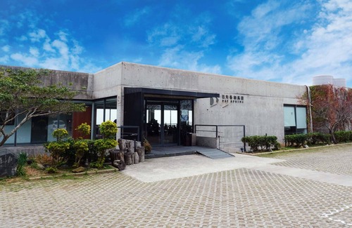 Nangan Hotel | Day Spring