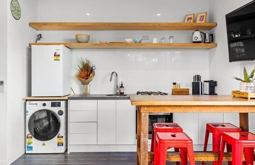 Currumbin Apartment | Daybreak Loft Summary