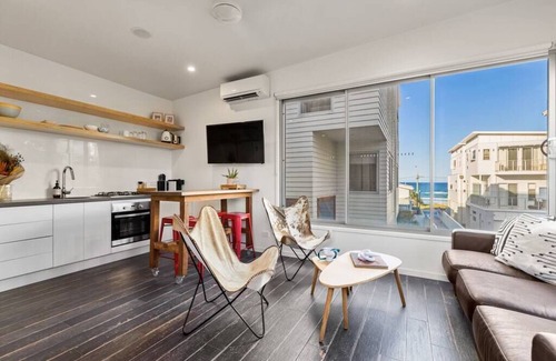 Currumbin Apartment | Daybreak Loft Summary