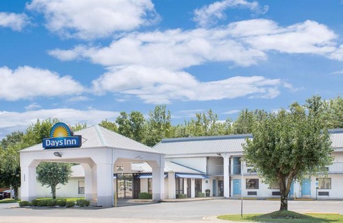 North Little Rock Hotel | Days Inn by Wyndham N Little Rock East