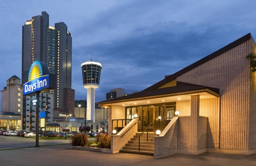 Fallsview Hotel | Days Inn by Wyndham Fallsview