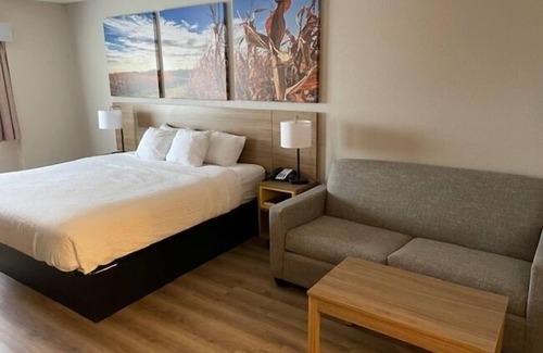 Ames Hotel | Days Inn by Wyndham Ames
