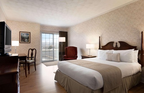 Saint-Basile Hotel | Days Inn by Wyndham Edmundston