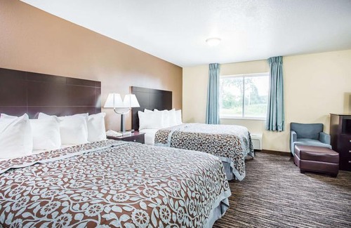 Evansdale Hotel | Days Inn by Wyndham Evansdale Waterloo