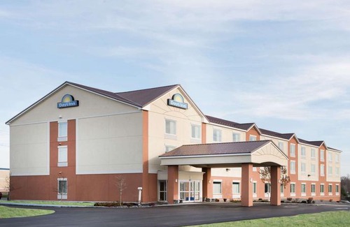 Evans Mills Hotel | Days Inn by Wyndham Evans Mills Fort Drum