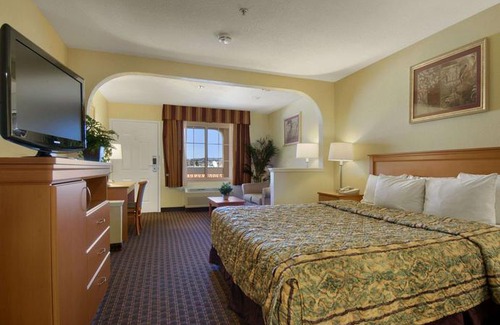 Hayward Hotel | Days Inn by Wyndham Hayward Airport