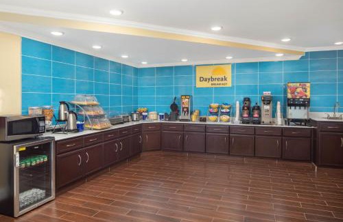 Muscle Shoals Hotel | Days Inn by Wyndham Muscle Shoals