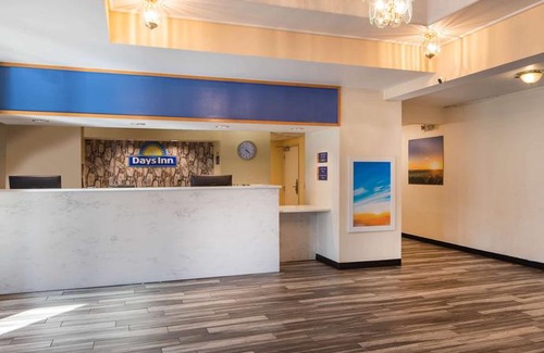 Macon Hotel | Days Inn by Wyndham Macon I-75 North