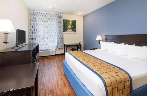 Macon Hotel | Days Inn by Wyndham Macon I-75 North