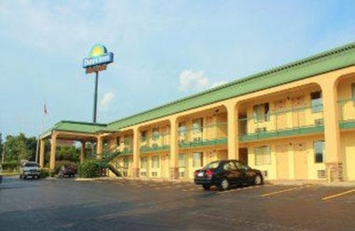 Macon Hotel | Days Inn by Wyndham Macon I-475
