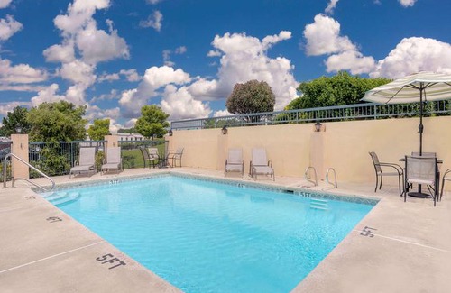 Macon Hotel | Days Inn by Wyndham Macon I 475