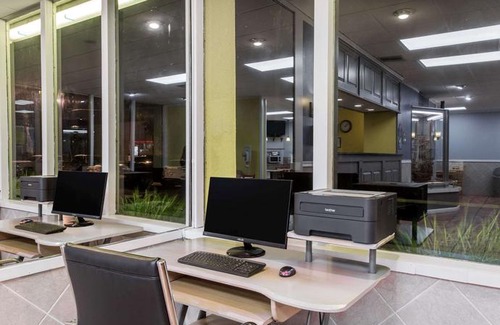 Melbourne Hotel | Days Inn by Wyndham Melbourne