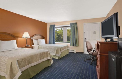 New Hampton Hotel | Days Inn by Wyndham Middletown New Hampton