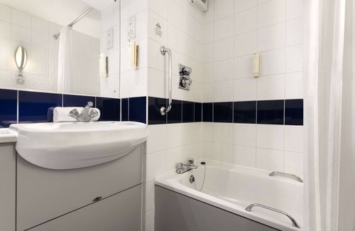 Michaelwood Hotel | Days Inn by Wyndham Michaelwood M5