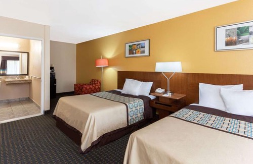 Del Cerro Hotel | Days Inn by Wyndham Mission Valley Qualcomm Stadium SDSU