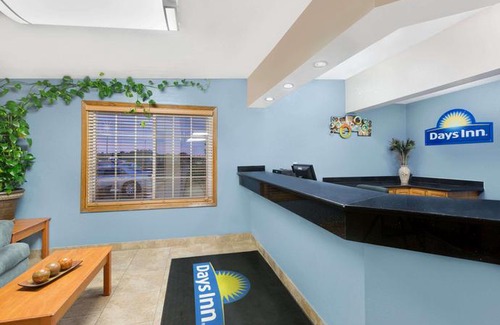Newton Hotel | Days Inn by Wyndham Newton Newton