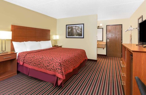 Newton Hotel | Days Inn by Wyndham Newton Newton